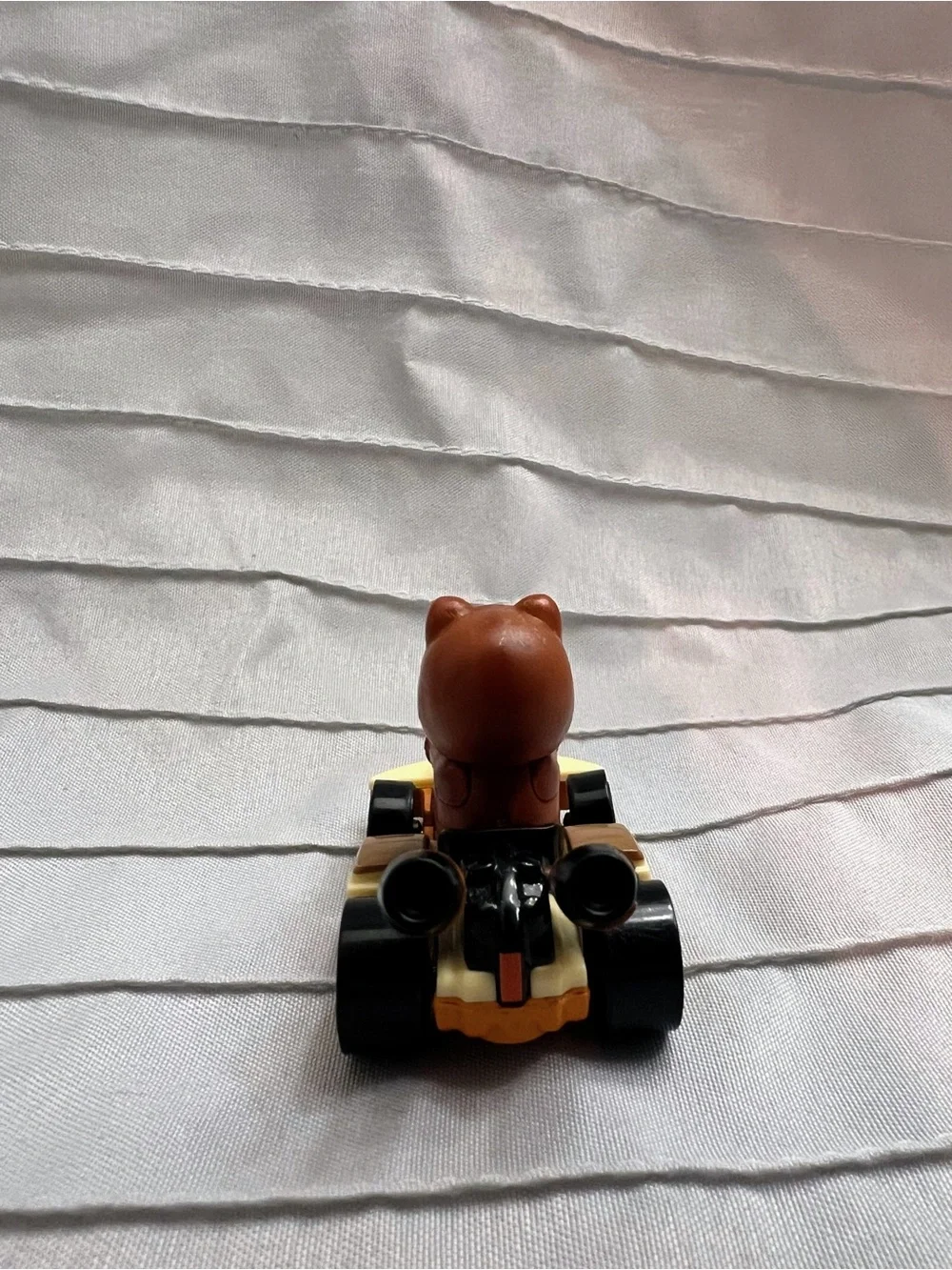 Mario Kart- Tanooki Mario Standard Kart Raccoon Suit- Hot Wheels- Mattel- 2018